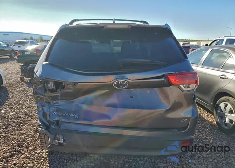 2018 Toyota Highlander Se z USA, uszkodzony, nr VIN 5TDKZRFH6JS534067